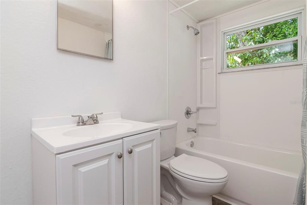 For Rent: $1,650 (2 beds, 1 baths, 650 Square Feet)
