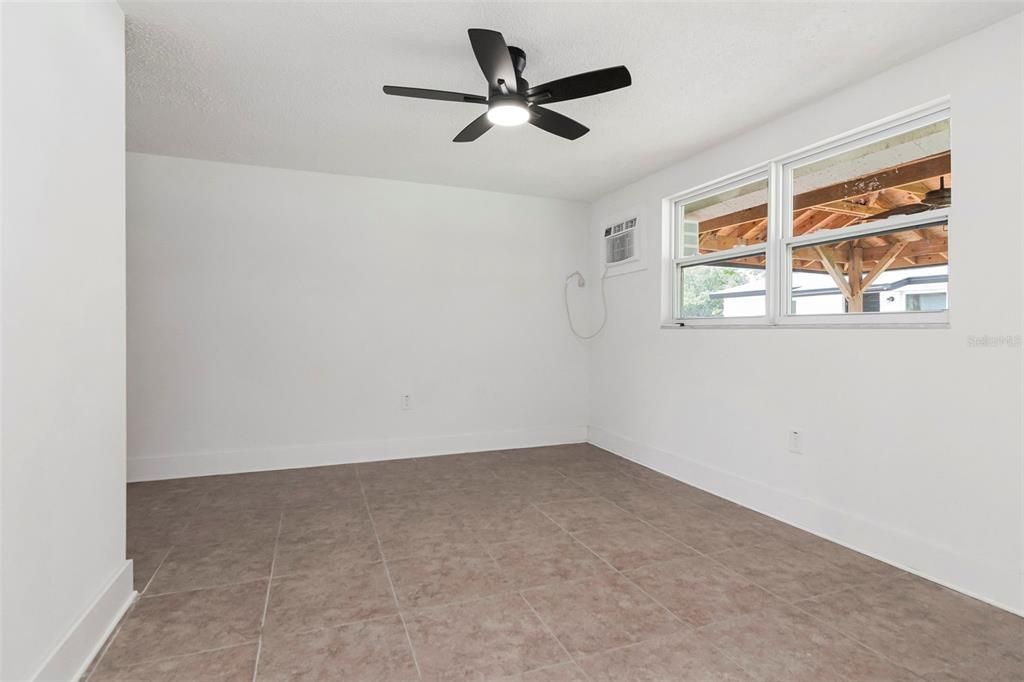 For Rent: $1,650 (2 beds, 1 baths, 650 Square Feet)