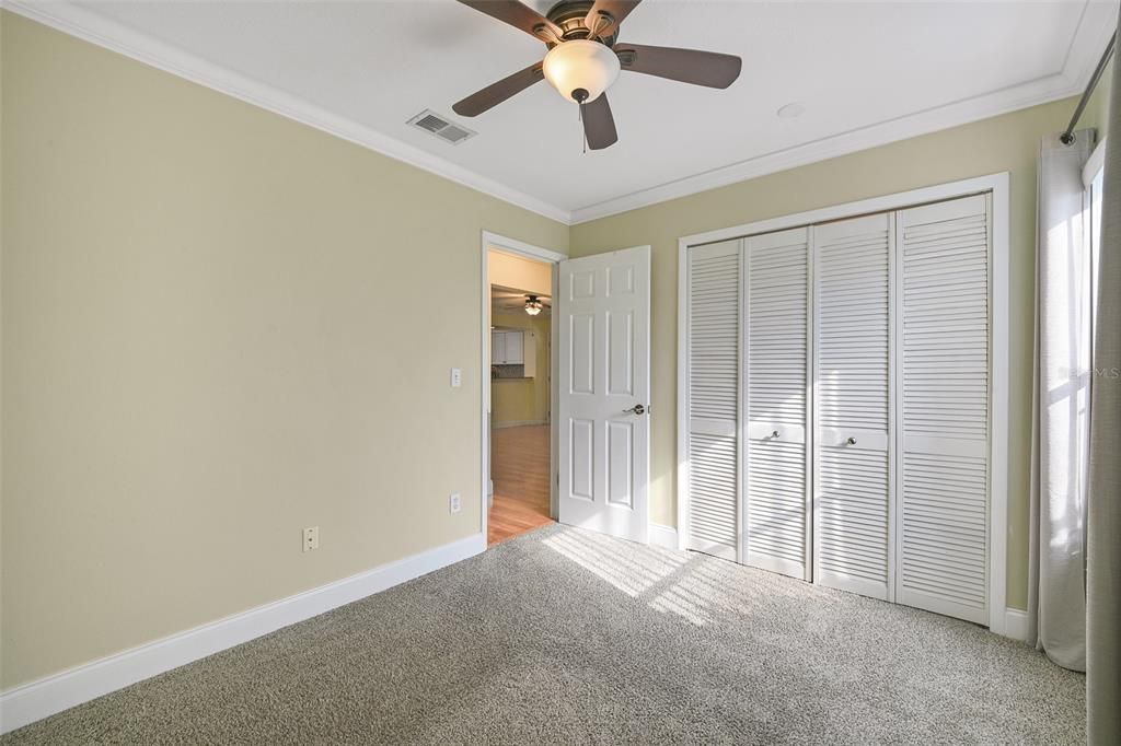 For Rent: $1,800 (3 beds, 2 baths, 980 Square Feet)