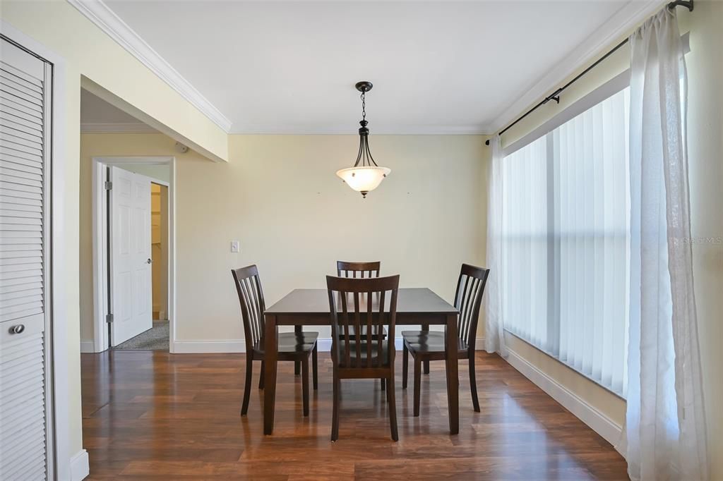 For Rent: $1,800 (3 beds, 2 baths, 980 Square Feet)
