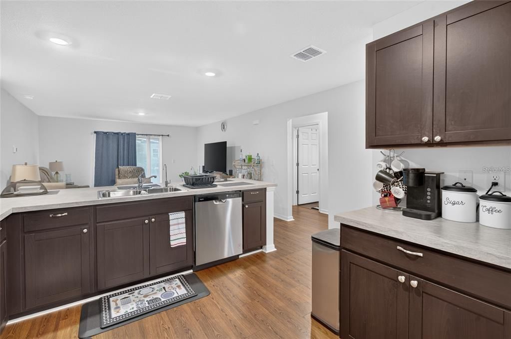 For Sale: $298,999 (3 beds, 2 baths, 1604 Square Feet)
