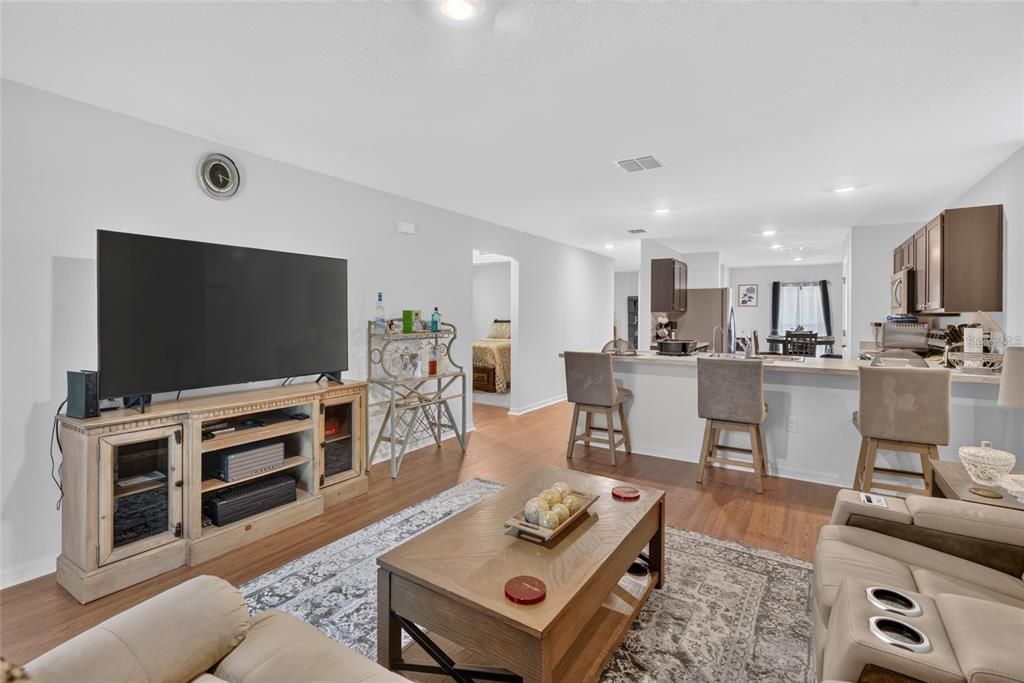 For Sale: $298,999 (3 beds, 2 baths, 1604 Square Feet)