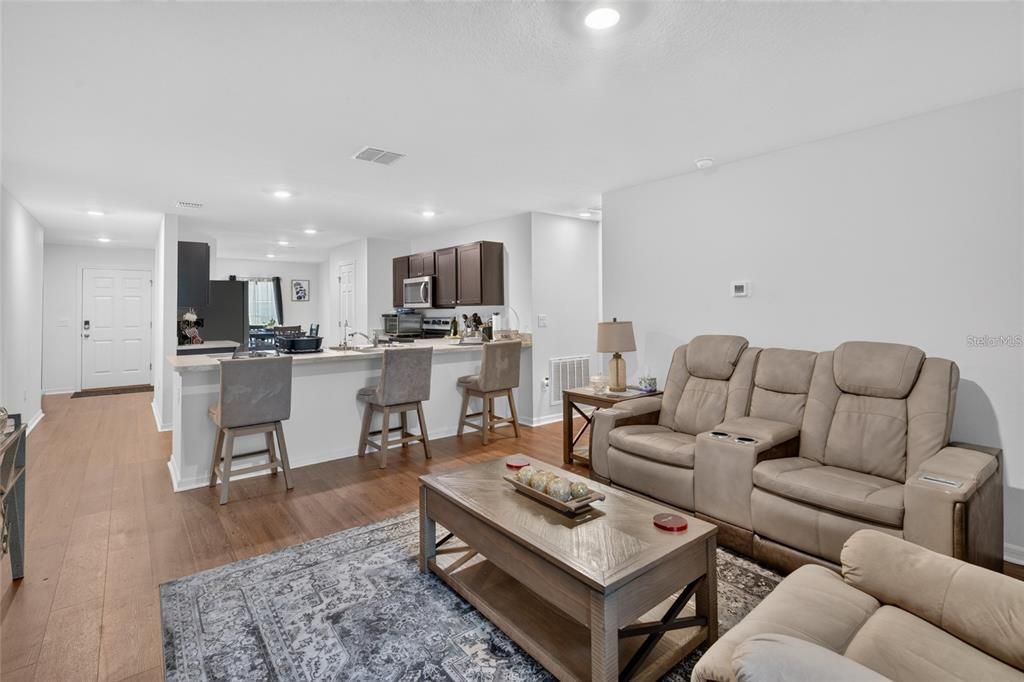 For Sale: $298,999 (3 beds, 2 baths, 1604 Square Feet)