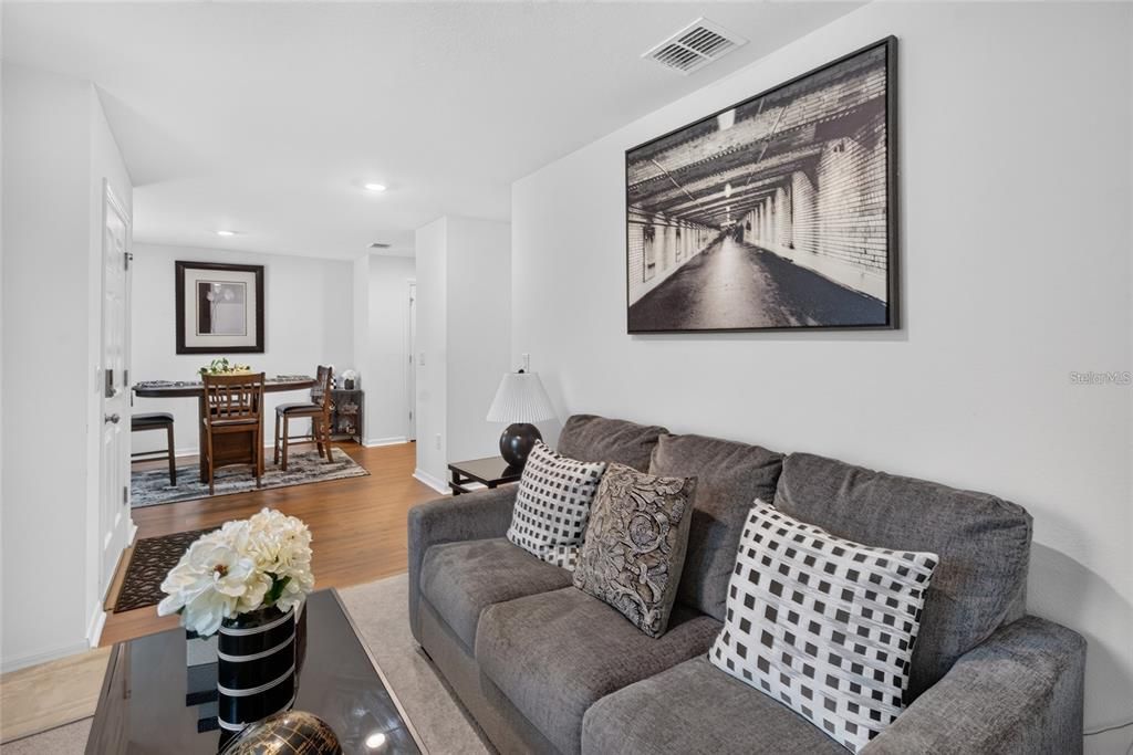For Sale: $298,999 (3 beds, 2 baths, 1604 Square Feet)