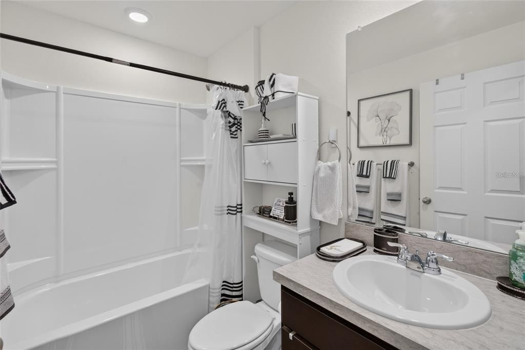 For Sale: $298,999 (3 beds, 2 baths, 1604 Square Feet)