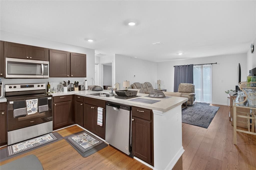 For Sale: $298,999 (3 beds, 2 baths, 1604 Square Feet)