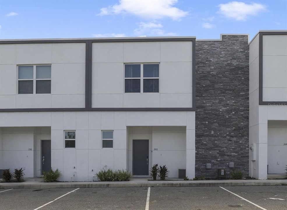 En Venta: $350,000 (4 camas, 4 baños, 1671 Pies cuadrados)