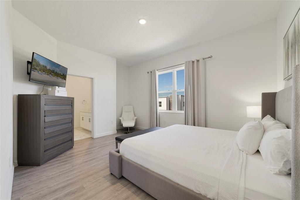 En Venta: $350,000 (4 camas, 4 baños, 1671 Pies cuadrados)