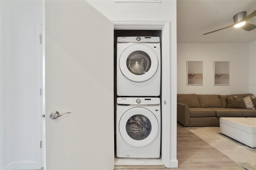 En Venta: $350,000 (4 camas, 4 baños, 1671 Pies cuadrados)