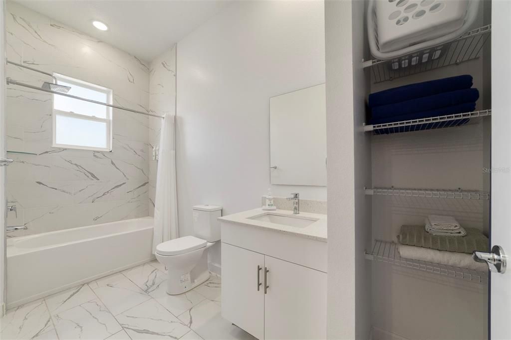 En Venta: $350,000 (4 camas, 4 baños, 1671 Pies cuadrados)