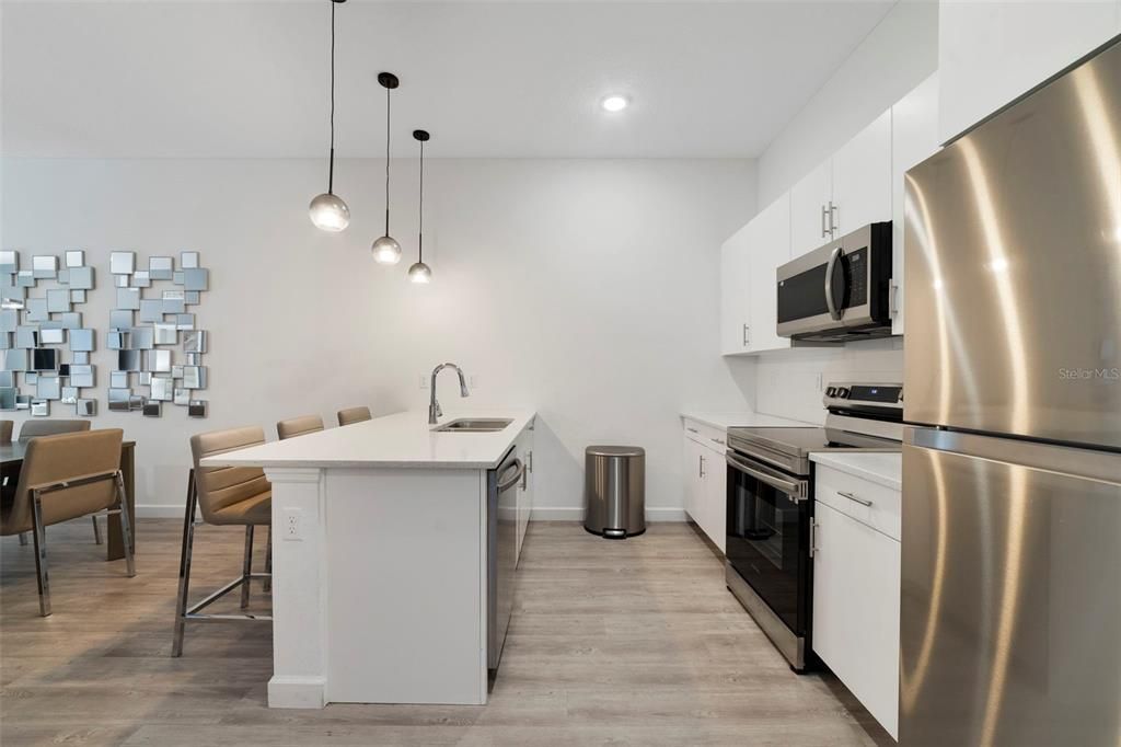 En Venta: $350,000 (4 camas, 4 baños, 1671 Pies cuadrados)