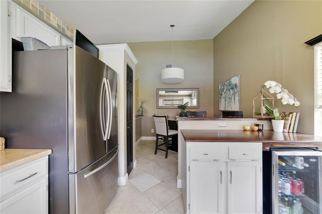 For Sale: $399,500 (3 beds, 2 baths, 1408 Square Feet)