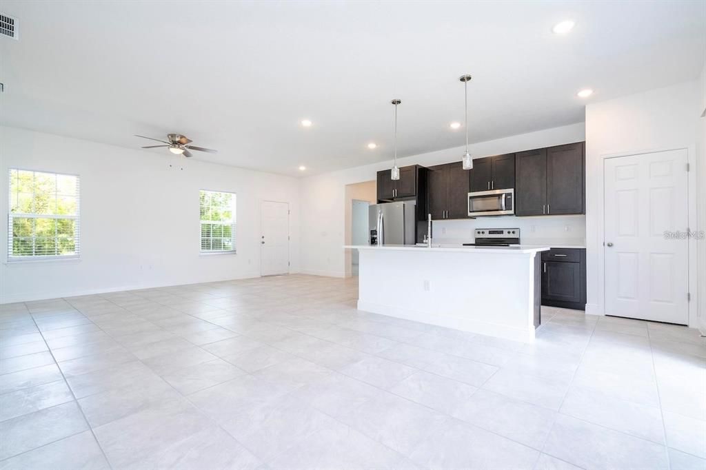 For Rent: $1,900 (3 beds, 2 baths, 1514 Square Feet)