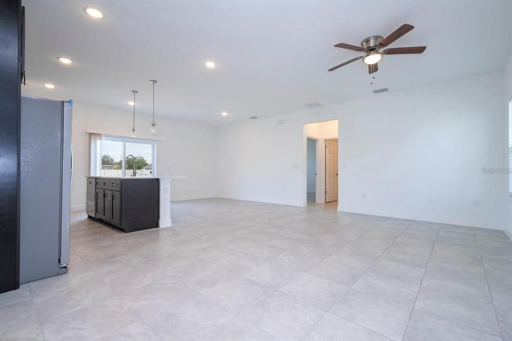 For Rent: $1,900 (3 beds, 2 baths, 1514 Square Feet)