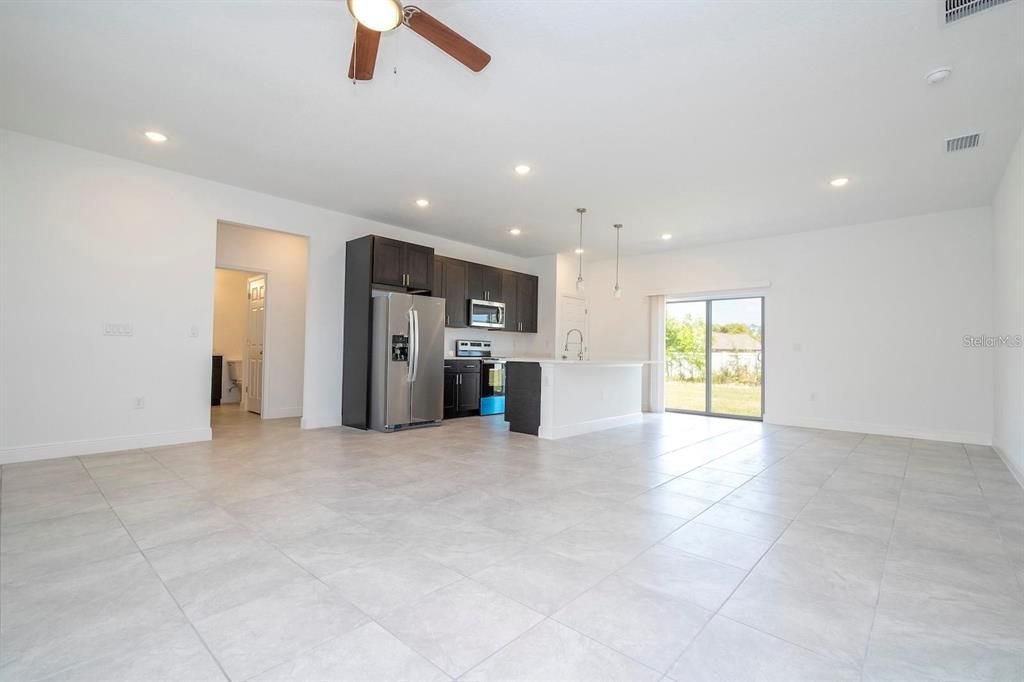 For Rent: $1,900 (3 beds, 2 baths, 1514 Square Feet)