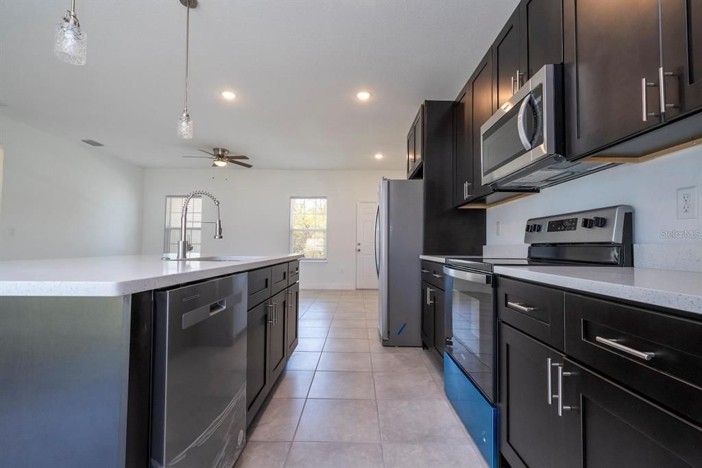 For Rent: $1,900 (3 beds, 2 baths, 1514 Square Feet)