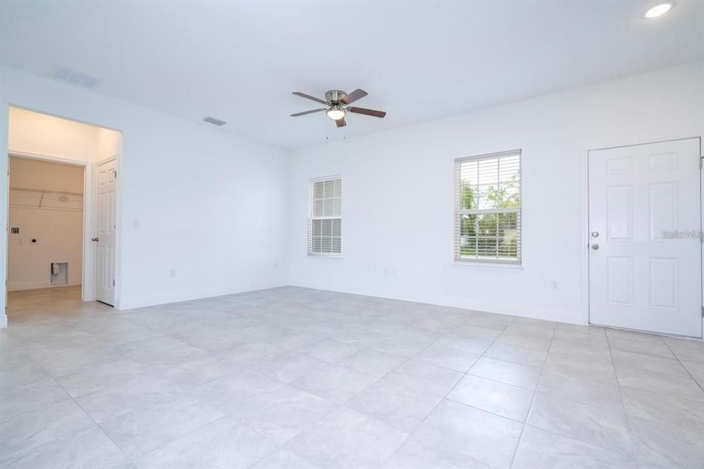 For Rent: $1,900 (3 beds, 2 baths, 1514 Square Feet)