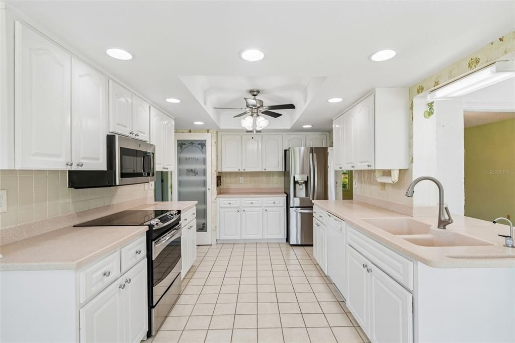 For Sale: $474,916 (3 beds, 2 baths, 1800 Square Feet)