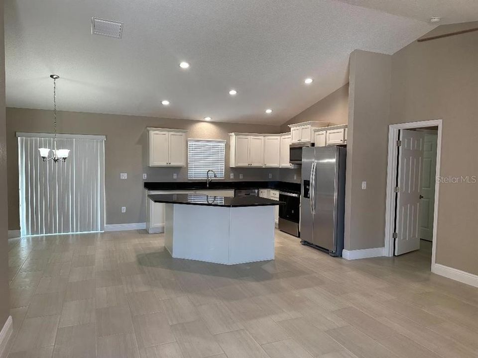 For Rent: $1,695 (4 beds, 2 baths, 1473 Square Feet)