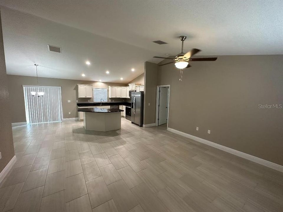 For Rent: $1,695 (4 beds, 2 baths, 1473 Square Feet)