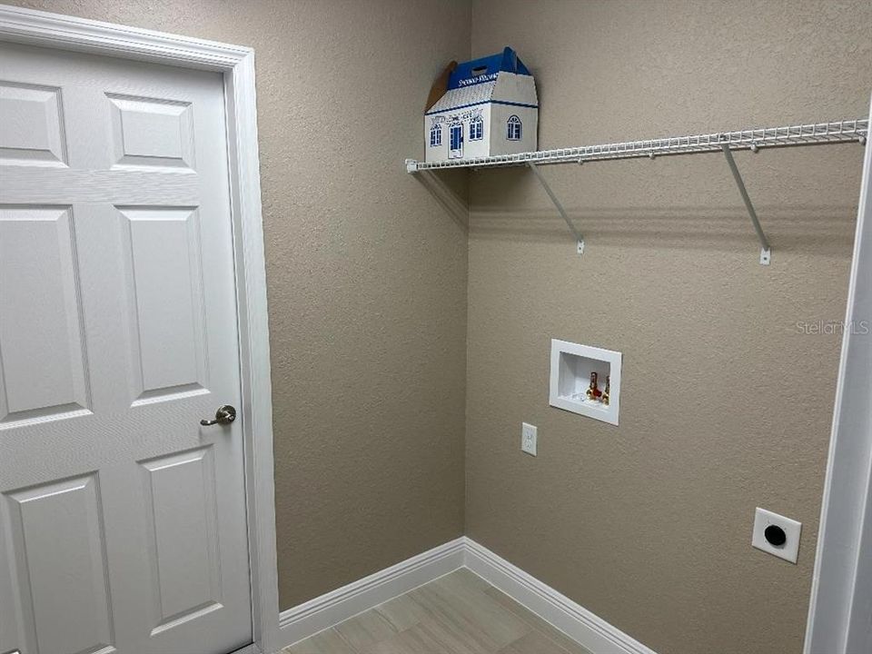 For Rent: $1,695 (4 beds, 2 baths, 1473 Square Feet)