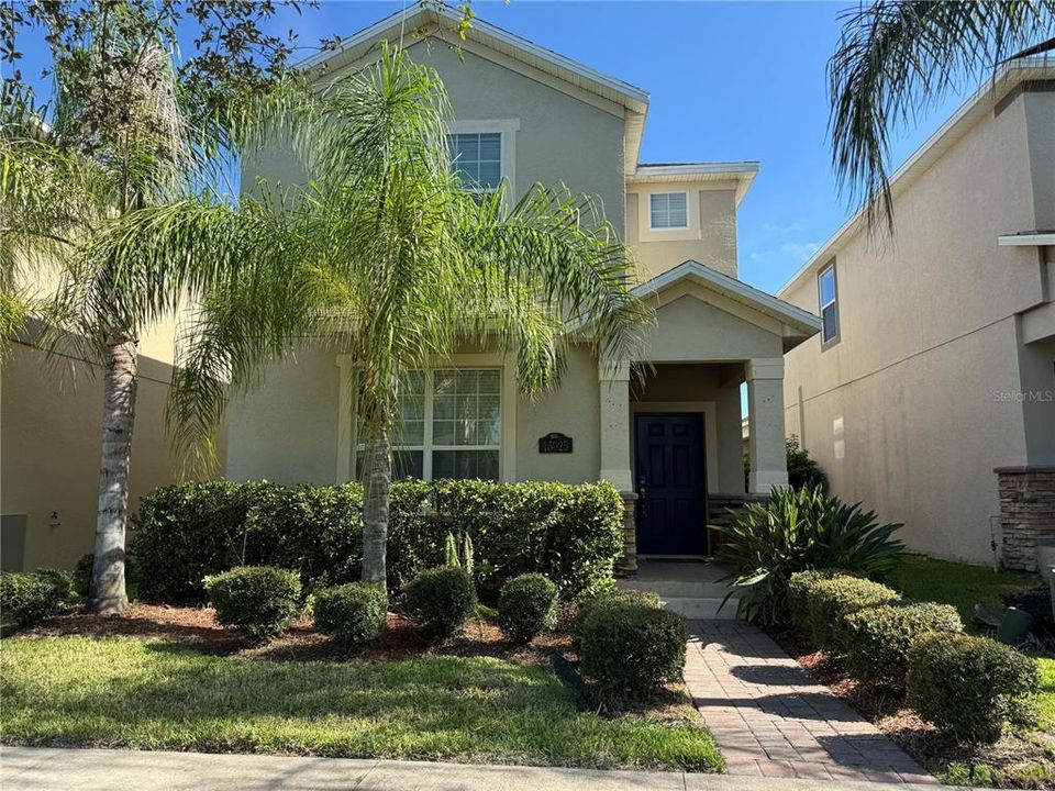 For Rent: $3,200 (4 beds, 3 baths, 2477 Square Feet)