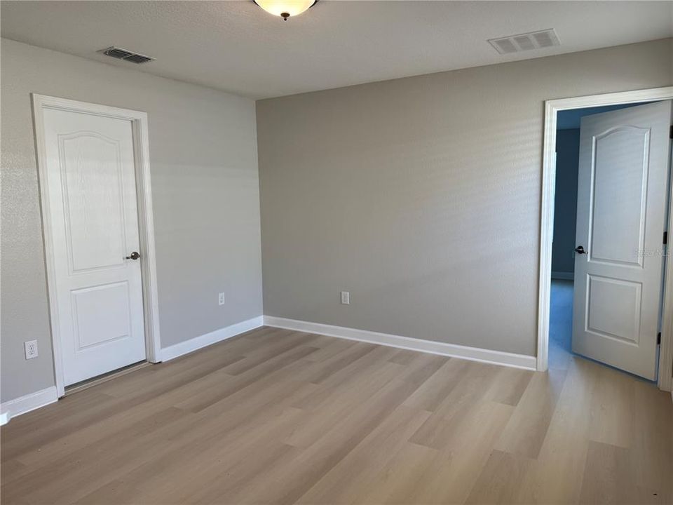 For Rent: $3,200 (4 beds, 3 baths, 2477 Square Feet)