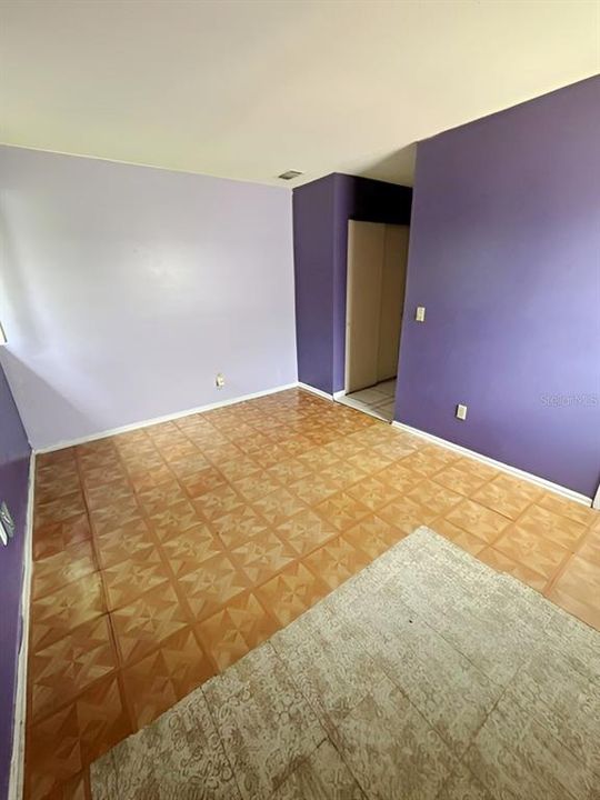 На продажу: $299,900 (3 спален, 1 ванн, 1619 Квадратных фут)