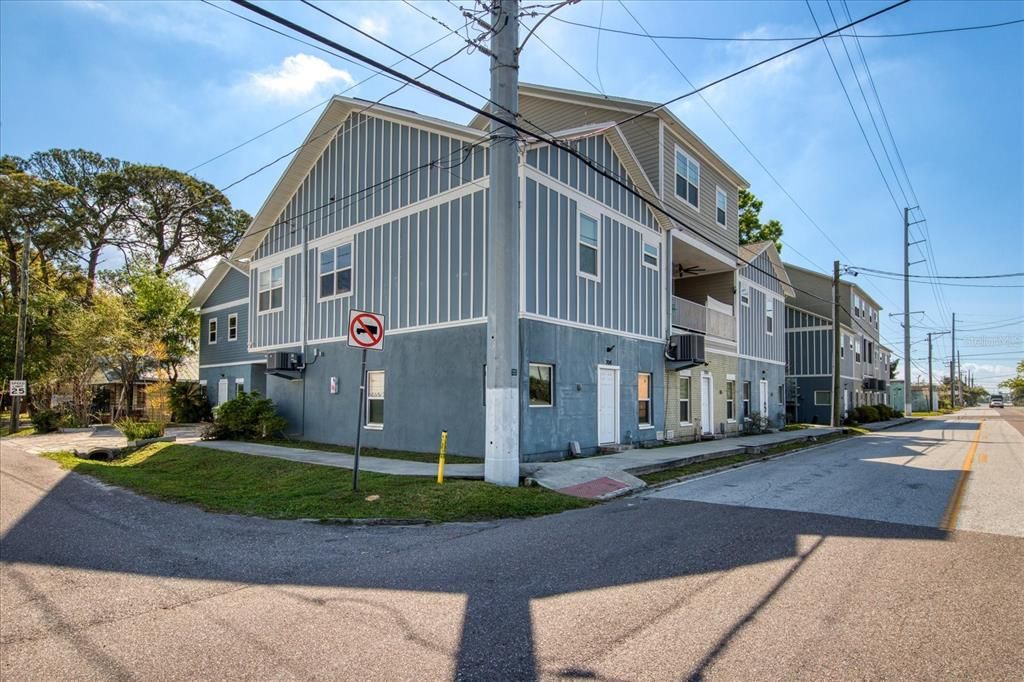 For Rent: $2,450 (2 beds, 2 baths, 1430 Square Feet)