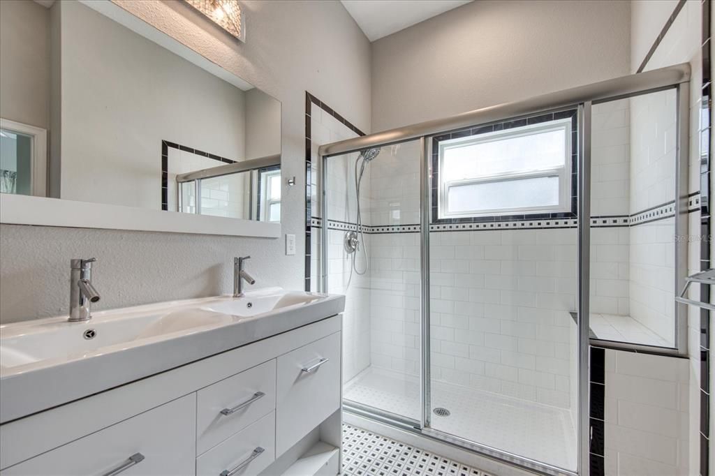 For Rent: $2,450 (2 beds, 2 baths, 1430 Square Feet)