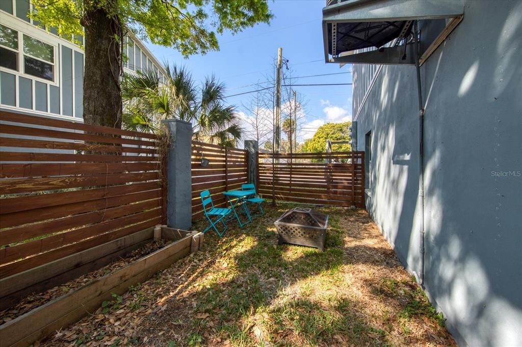 For Rent: $2,450 (2 beds, 2 baths, 1430 Square Feet)