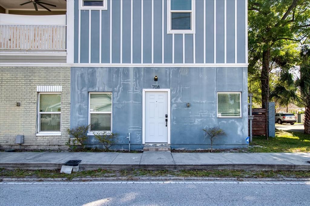 For Rent: $2,450 (2 beds, 2 baths, 1430 Square Feet)