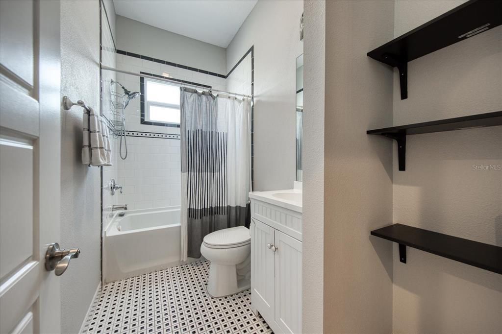 For Rent: $2,450 (2 beds, 2 baths, 1430 Square Feet)