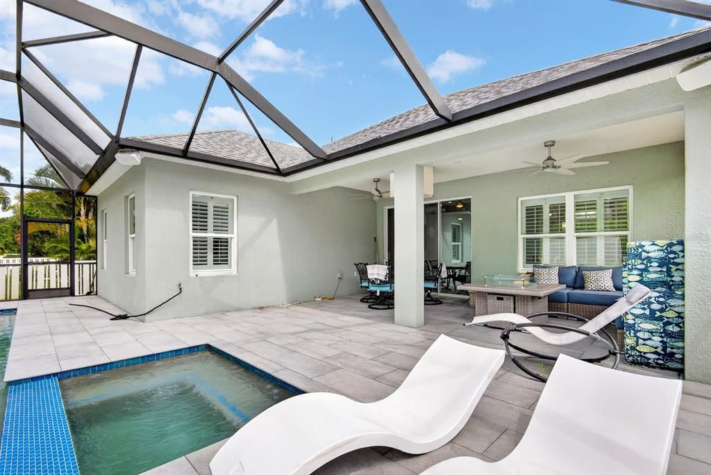 For Sale: $750,000 (3 beds, 2 baths, 2076 Square Feet)