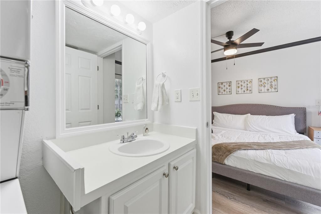 For Rent: $1,200 (1 beds, 1 baths, 496 Square Feet)