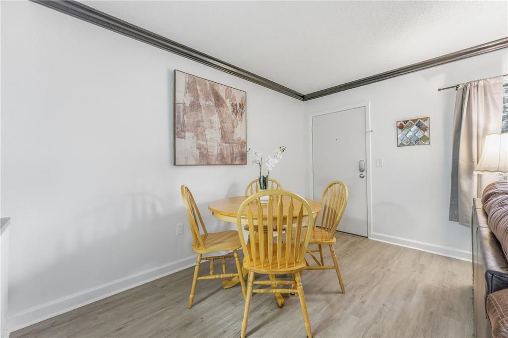 For Rent: $1,200 (1 beds, 1 baths, 496 Square Feet)
