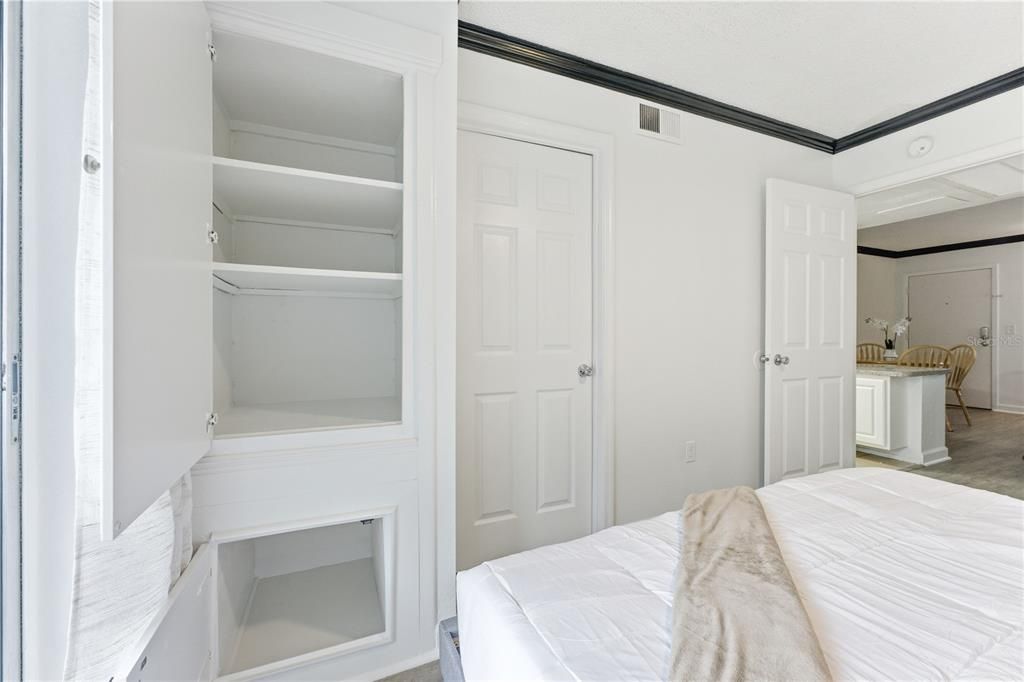 For Rent: $1,200 (1 beds, 1 baths, 496 Square Feet)