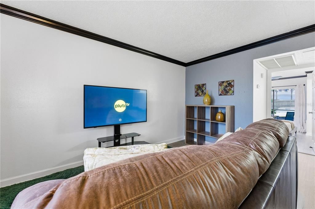 For Rent: $1,200 (1 beds, 1 baths, 496 Square Feet)