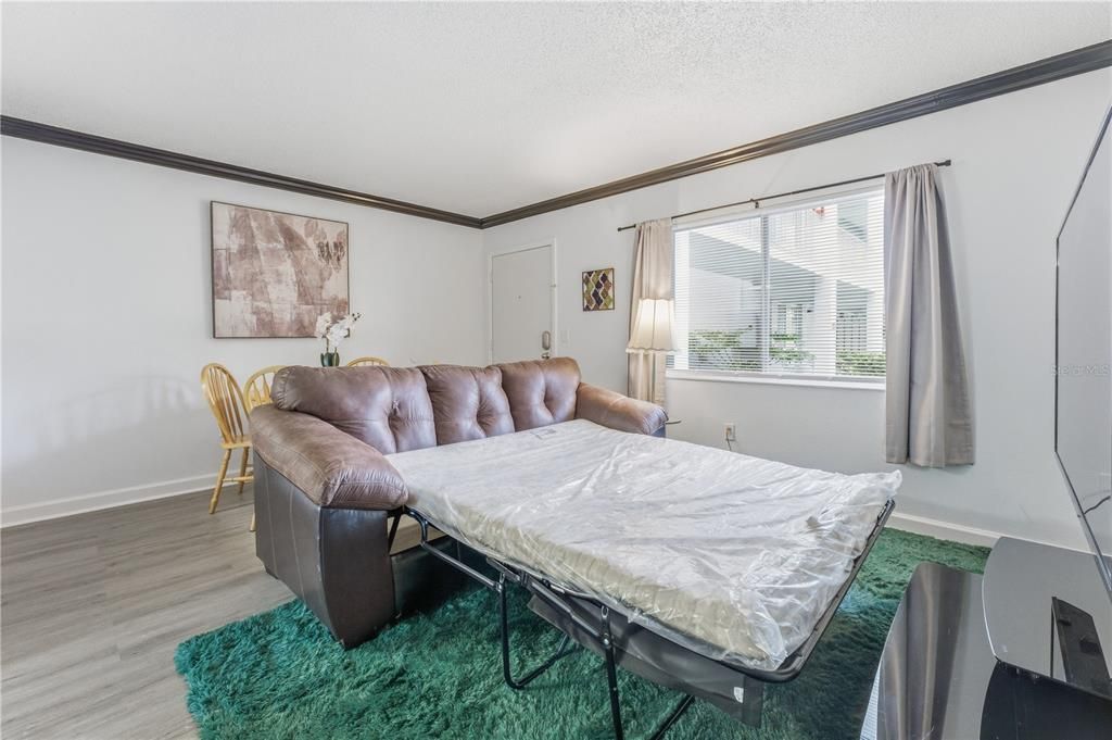 For Rent: $1,200 (1 beds, 1 baths, 496 Square Feet)