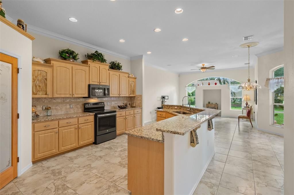 En Venta: $459,000 (3 camas, 2 baños, 2644 Pies cuadrados)