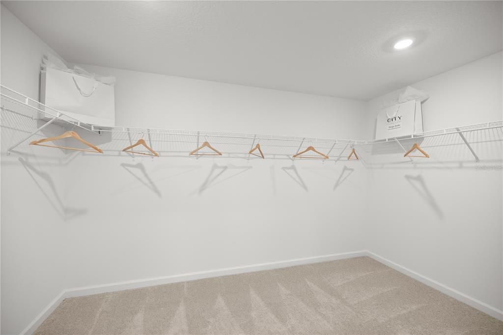 For Sale: $309,990 (4 beds, 2 baths, 1924 Square Feet)