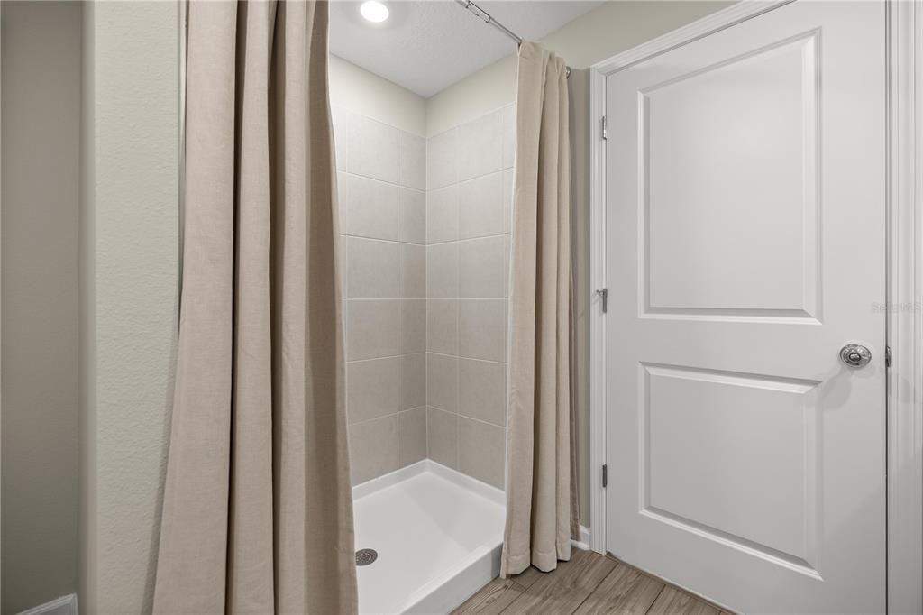 For Sale: $309,990 (4 beds, 2 baths, 1924 Square Feet)