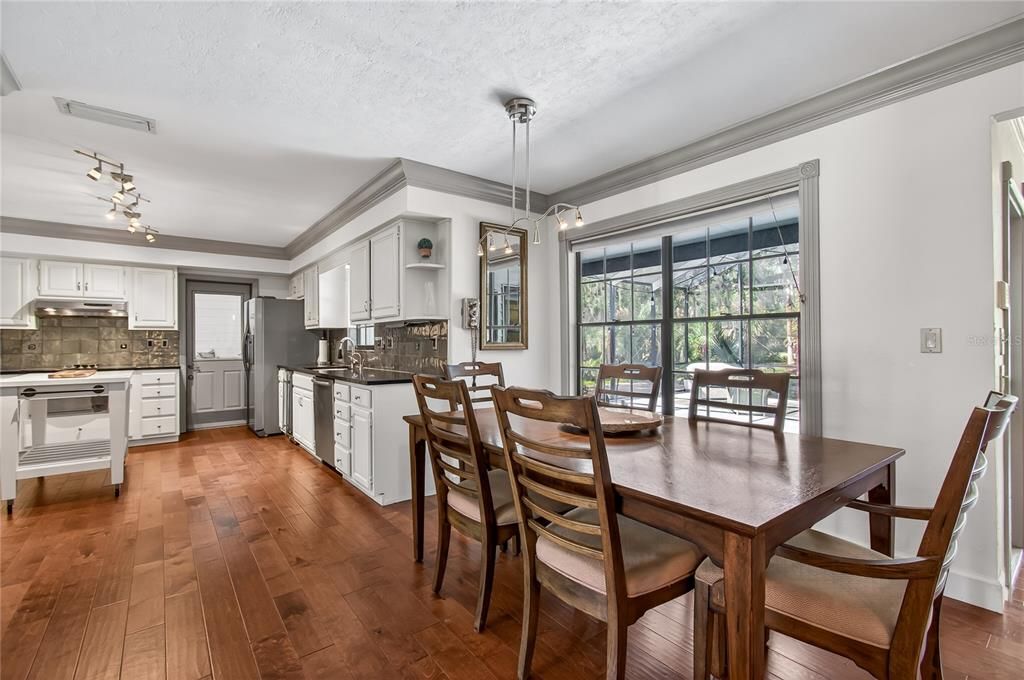 En Venta: $650,000 (4 camas, 3 baños, 4183 Pies cuadrados)