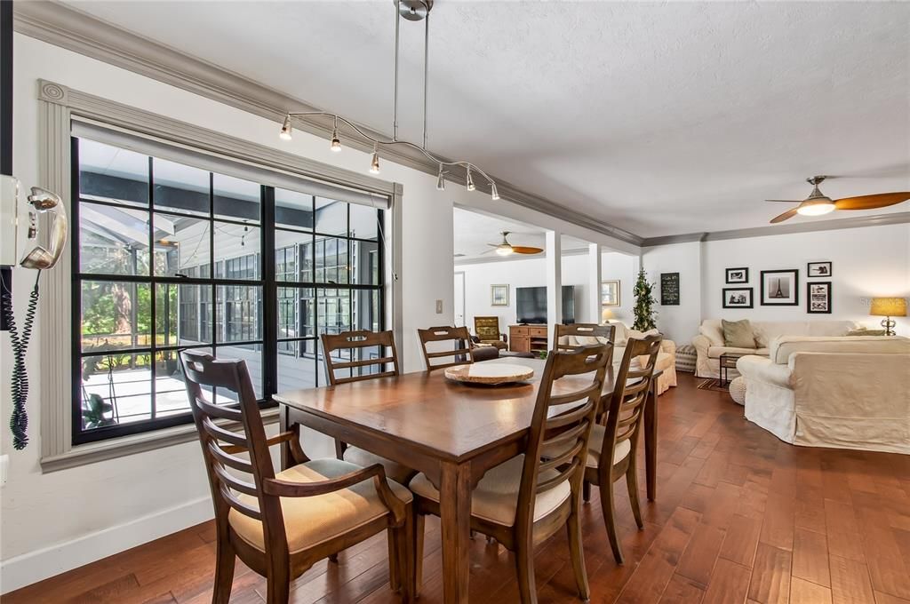 En Venta: $650,000 (4 camas, 3 baños, 4183 Pies cuadrados)