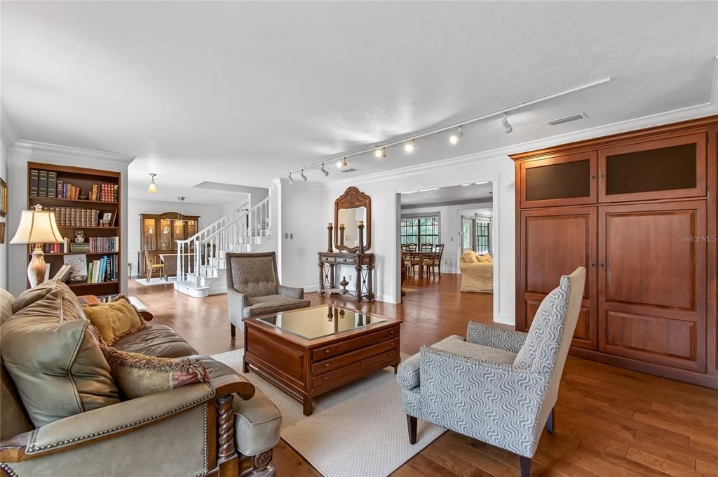 En Venta: $650,000 (4 camas, 3 baños, 4183 Pies cuadrados)
