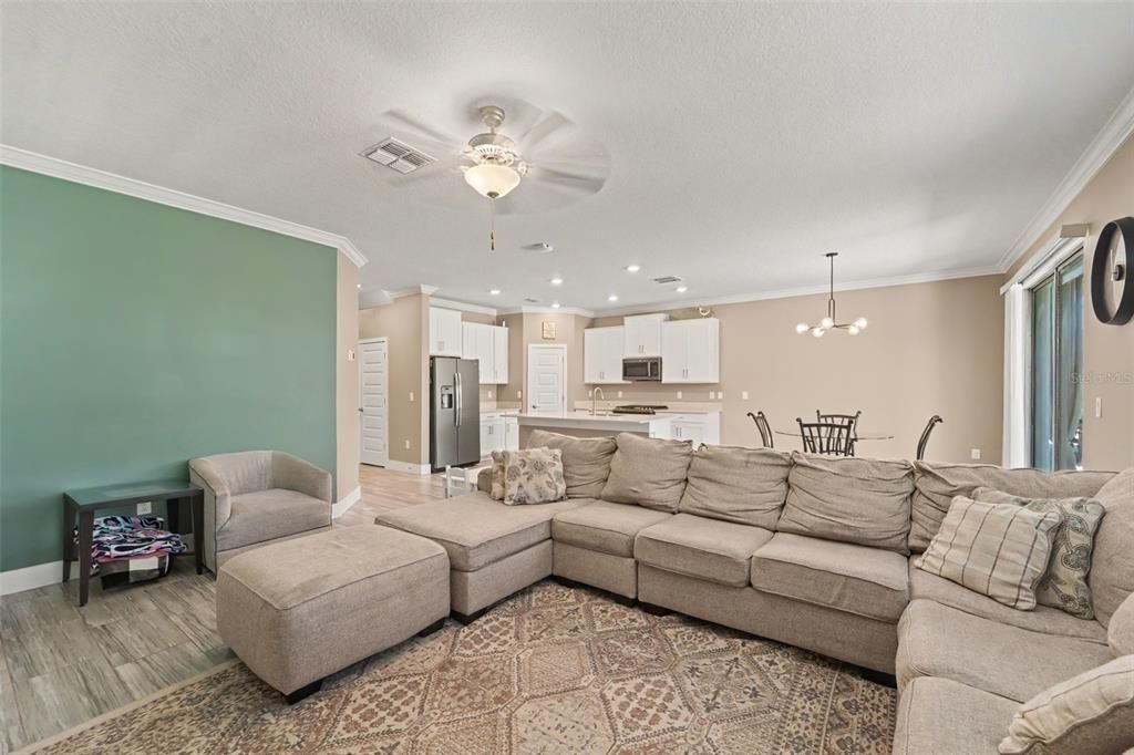 For Sale: $625,000 (4 beds, 2 baths, 2775 Square Feet)