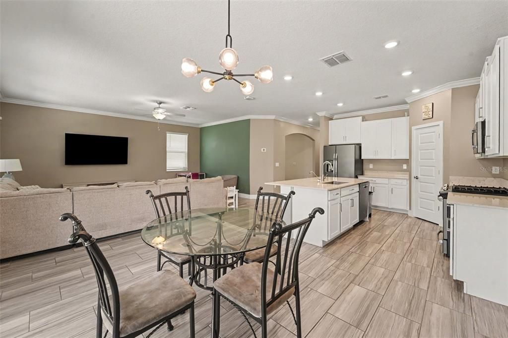For Sale: $625,000 (4 beds, 2 baths, 2775 Square Feet)