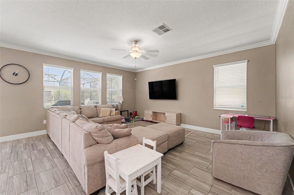 For Sale: $625,000 (4 beds, 2 baths, 2775 Square Feet)