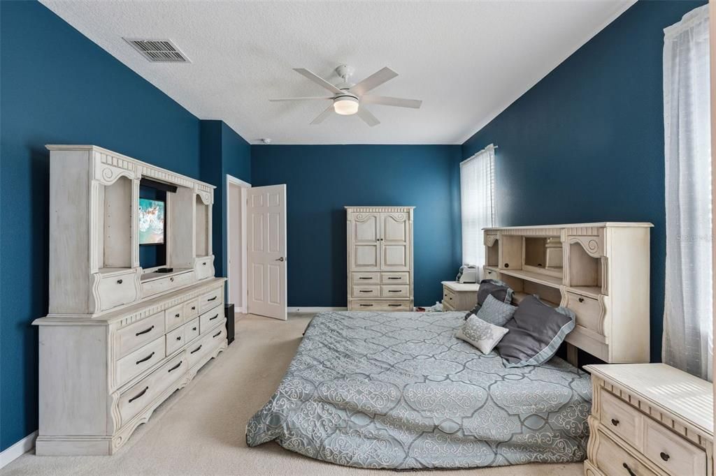 For Sale: $478,000 (4 beds, 3 baths, 2700 Square Feet)