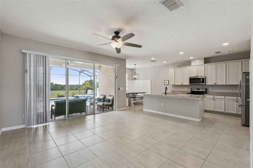 For Sale: $478,000 (4 beds, 3 baths, 2700 Square Feet)